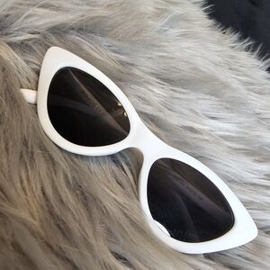Chic White Cat-Eye Sunglasses
